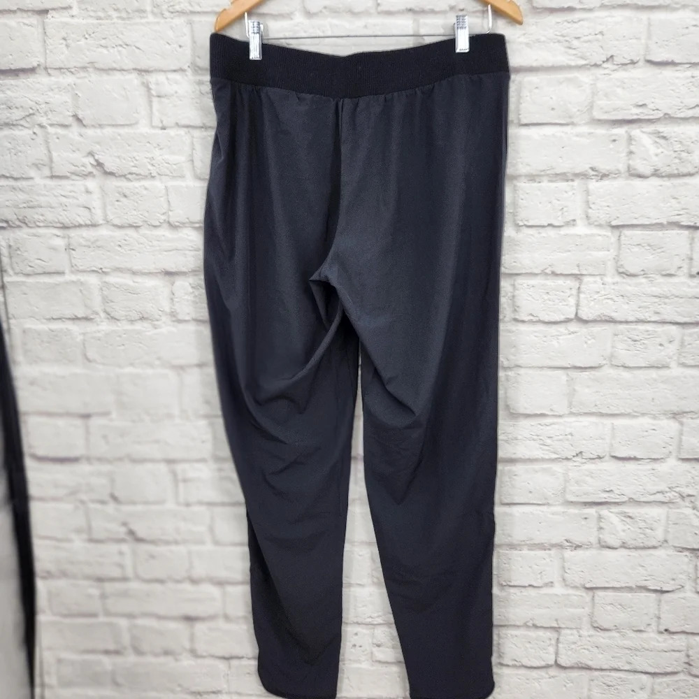 FABLETICS Black Pull On Side Slit Ankle Lightweight Pants Size Large - Picture 2 of 14